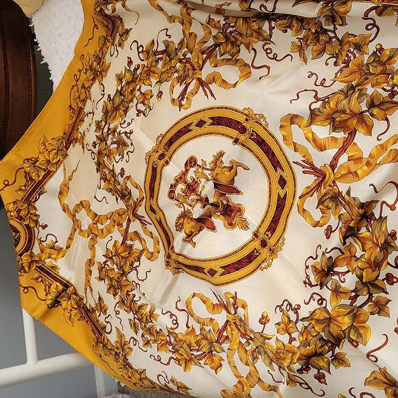 Scarf - Picture 3 of 4